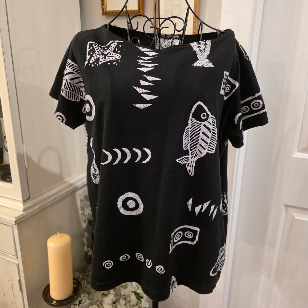 Vintage NY-5 Black White Fish Skeleton Graphic T-Shirt V-Neck 90s Art to Wear